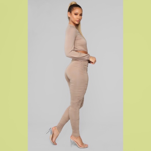 RUCHED PANT SET - Picture 4 of 8